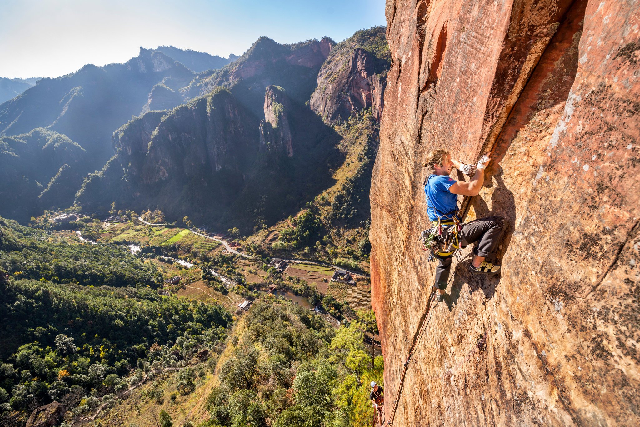 23CHINACLIMB1-superJumbo